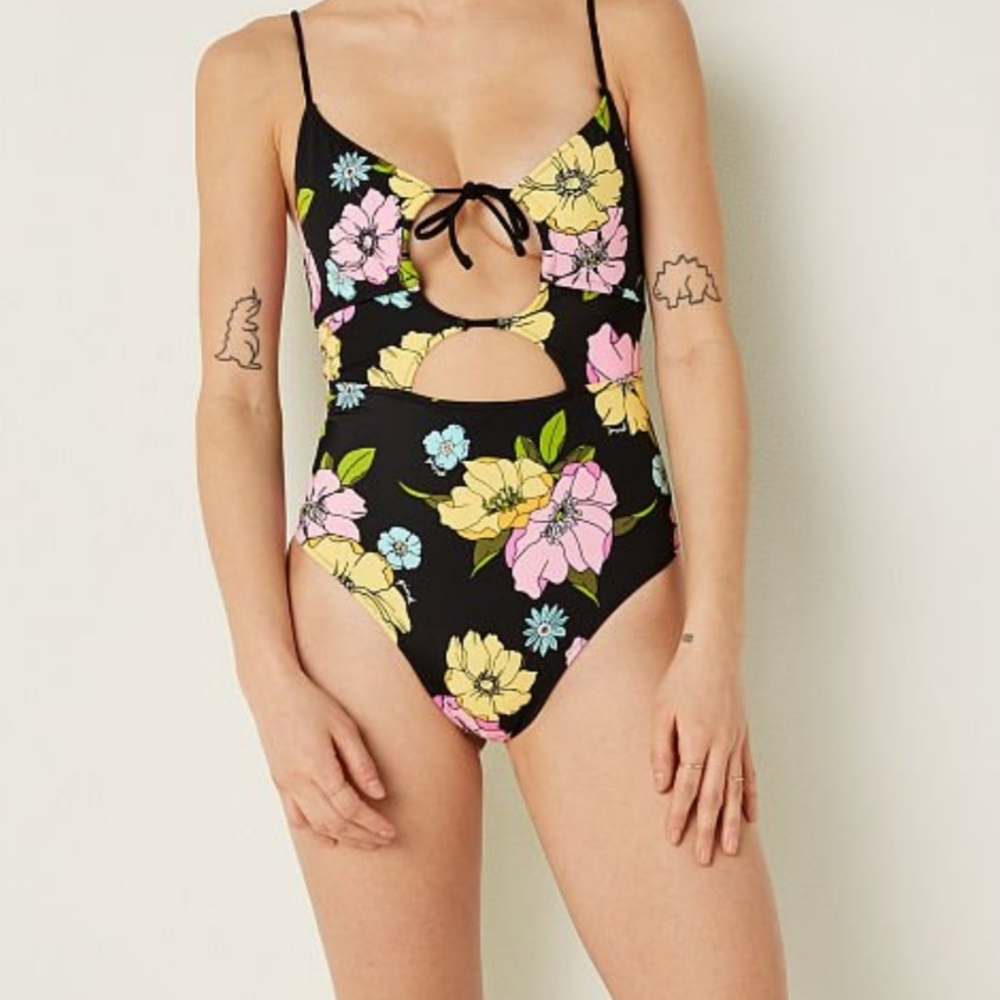 Victoria's Secret Pink Triangle Cut Plus Size Floral One-Piece Swimsuit …